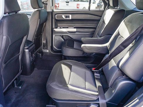 Used 2023 Ford Explorer XLT image 20