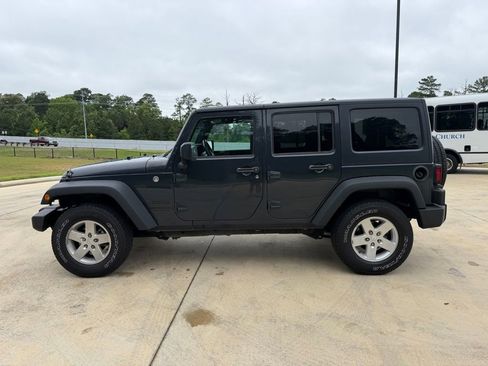Used 2016 Jeep Wrangler Unlimited Sport w/ Quick Order Package 24S AWD/4WD image 2