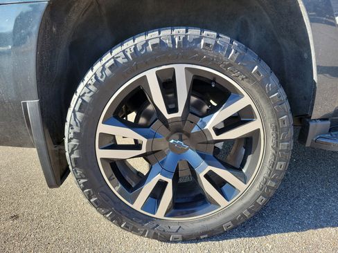 Used 2019 Chevrolet Tahoe Premier image 32