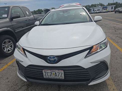 Used 2022 Toyota Camry LE FWD image 3