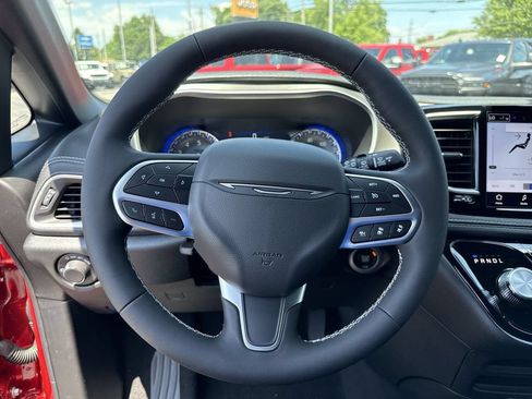 New 2027 Chrysler Pacifica Select FWD image 25