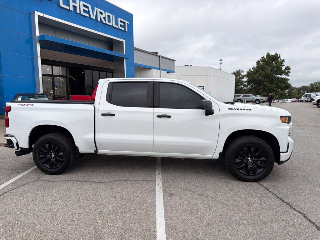 Used 2021 Chevrolet Silverado 1500 Custom AWD/4WD image 2