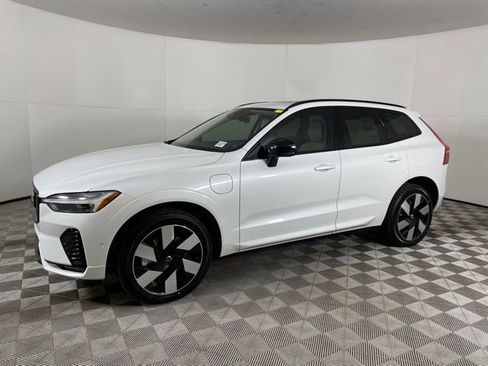 Certified 2024 Volvo XC60 T8 Plus w/ Protection Package Premier image 6