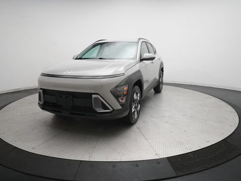 Used 2025 Hyundai Kona SEL AWD/4WD image 12