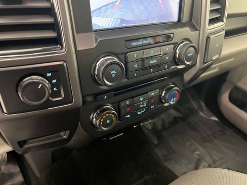 Used 2018 Ford F150 XLT w/ Equipment Group 302A Luxury AWD/4WD image 31