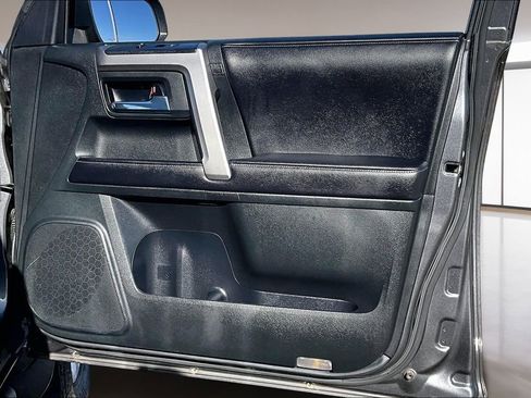 Used 2016 Toyota 4Runner SR5 image 19