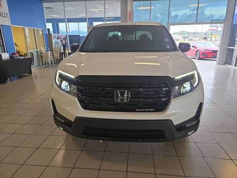 Used 2025 Honda Ridgeline Black Edition image 3