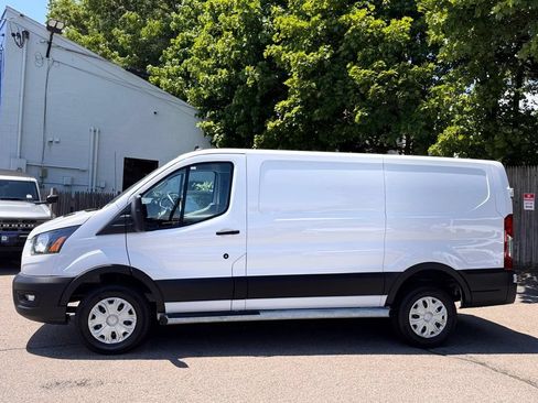 Used 2025 Ford Transit 250 Low Roof w/ Exterior Upgrade Package RWD image 3