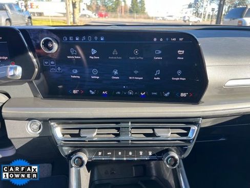 Used 2025 Chevrolet Traverse LT image 28