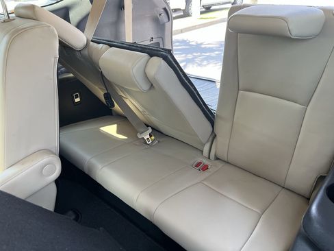 Used 2021 Toyota Highlander XLE FWD image 33