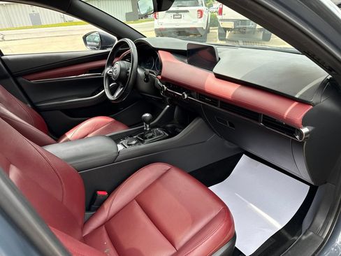 Used 2021 MAZDA MAZDA3 s FWD image 41