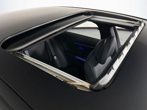 Used 2022 Mercedes-Benz C 300 Sedan image 22