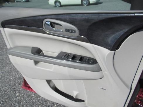 Used 2017 Buick Enclave Leather image 25