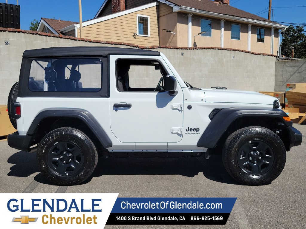 Used 2025 Jeep Wrangler Sport AWD/4WD image 2