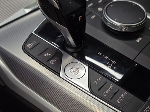 Used 2019 BMW 330i xDrive Sedan AWD/4WD image 27