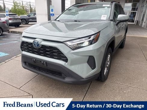 Used 2022 Toyota RAV4 XLE AWD/4WD image 18