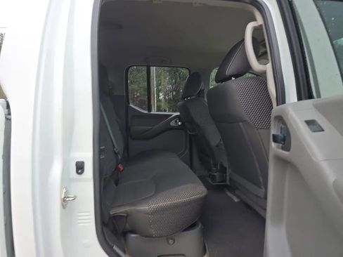 Used 2016 Nissan Frontier Desert Runner image 37