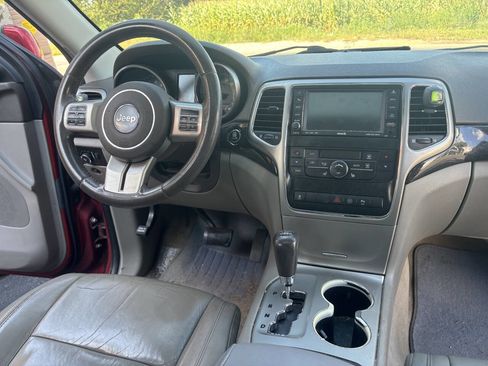 Used 2011 Jeep Grand Cherokee Laredo AWD/4WD image 18