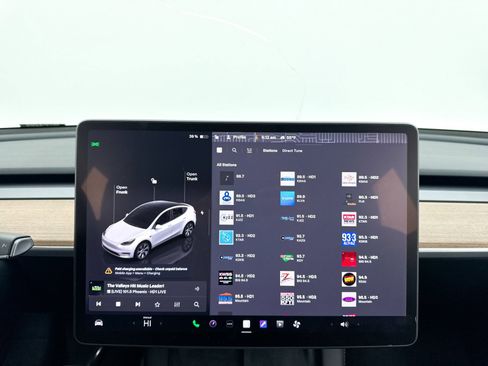 Used 2023 Tesla Model Y Long Range image 5