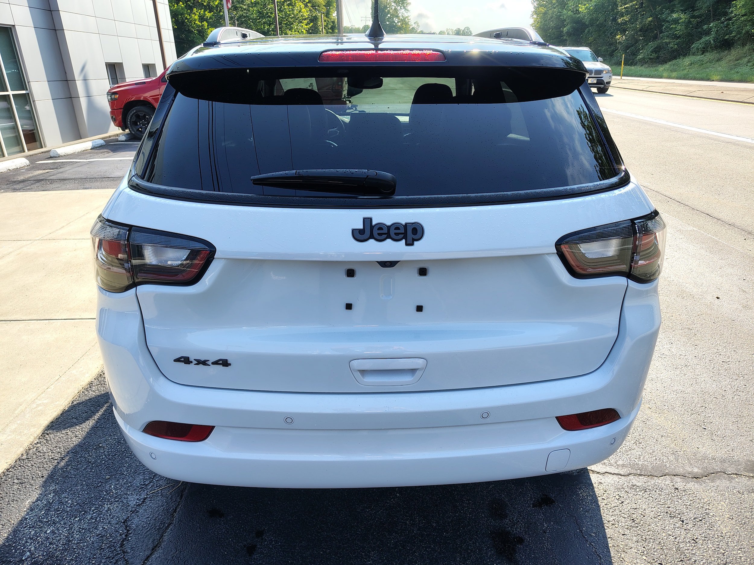 Certified 2025 Jeep Compass Limited w/ High Altitude Package AWD/4WD image 8