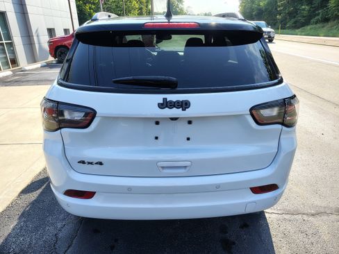 Certified 2025 Jeep Compass Limited w/ High Altitude Package AWD/4WD image 8