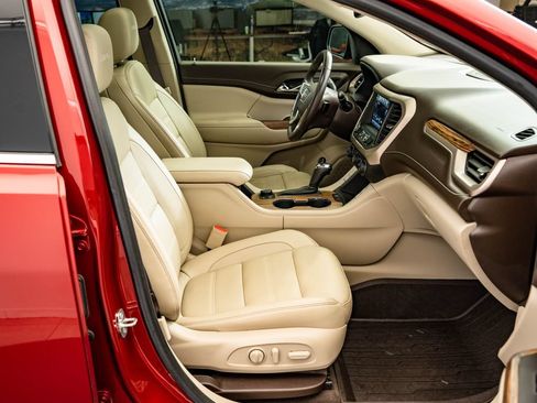 Used 2019 GMC Acadia Denali w/ Technology Package AWD/4WD image 24