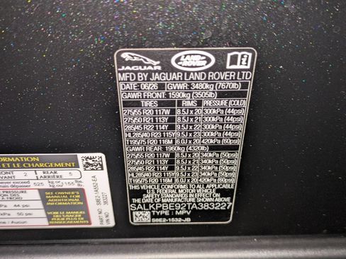 New 2026 Land Rover Range Rover Long Wheelbase SE AWD/4WD image 31