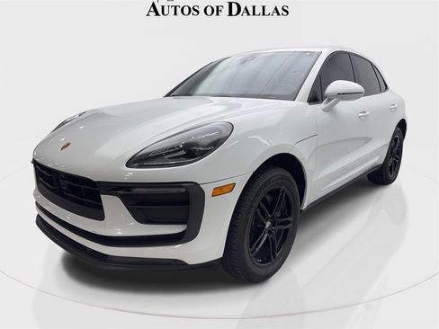 Used 2023 Porsche Macan Turbo image 2