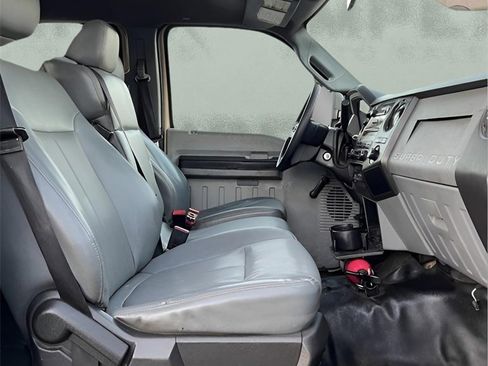 Used 2013 Ford F450 XL w/ Snow Plow Prep Pkg image 29