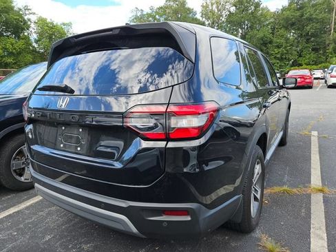Used 2025 Honda Pilot EX-L image 8