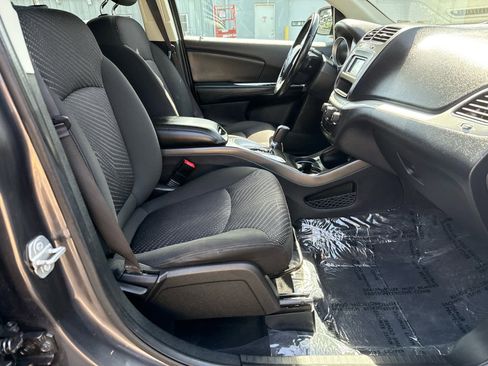 Used 2019 Dodge Journey SE w/ Premium Group FWD image 12