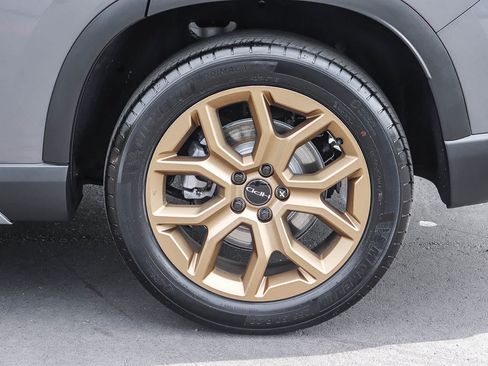 Used 2024 Honda Pilot Touring image 12