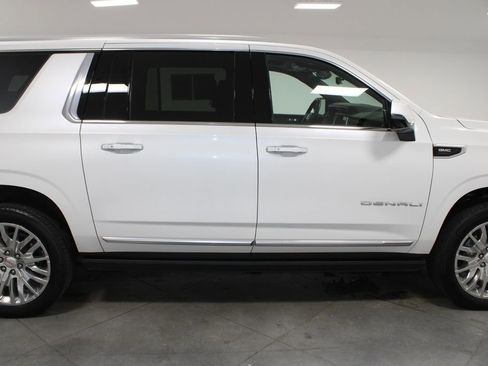 Used 2024 GMC Yukon XL Denali w/ Denali Reserve Package AWD/4WD image 11