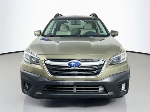 Used 2020 Subaru Outback Premium w/ Popular Package #1 AWD/4WD image 3