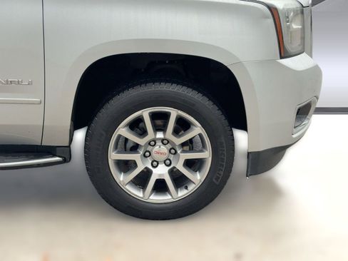 Used 2018 GMC Yukon Denali image 12