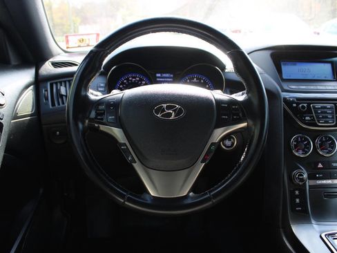 Used 2015 Hyundai Genesis 3.8 RWD image 32