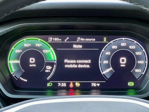 Used 2024 Audi Q4 e-tron Premium image 21