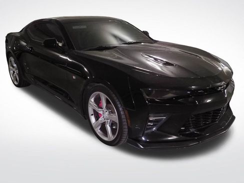 Used 2016 Chevrolet Camaro SS RWD image 3