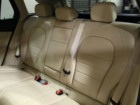 Certified 2022 Mercedes-Benz GLC 300 image 29