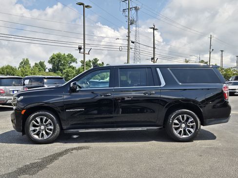 Used 2024 Chevrolet Suburban LT w/ Luxury Package RWD image 13