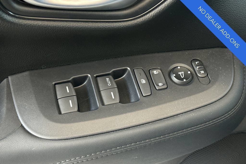 Certified 2027 Honda HR-V LX image 12