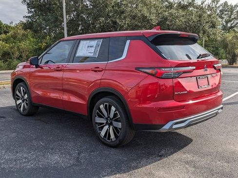 New 2025 Mitsubishi Outlander SE image 7