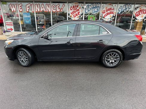 Used 2015 Chevrolet Malibu LT FWD image 3