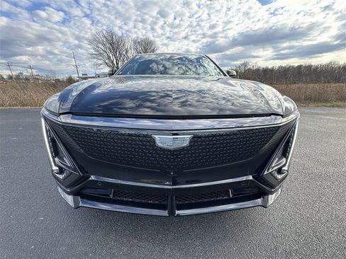 New 2026 Cadillac Lyriq V image 27