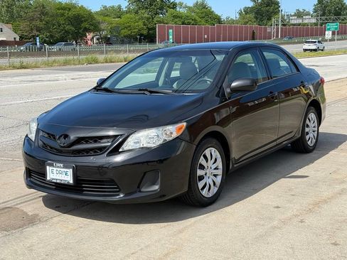Used 2012 Toyota Corolla LE FWD image 1