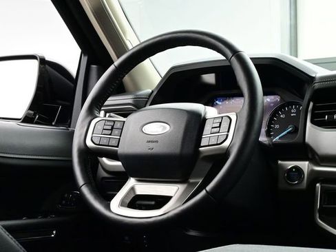 Used 2024 Ford Expedition Max XLT image 20