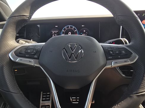 New 2026 Volkswagen Tiguan SE R-Line AWD/4WD image 22