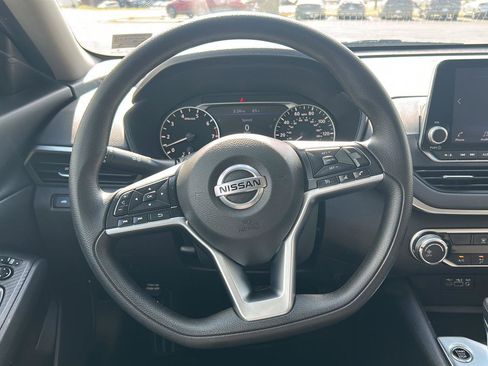 Used 2022 Nissan Altima 2.5 SV FWD image 20