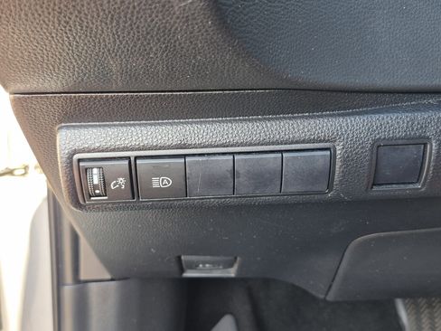 Used 2021 Toyota Corolla SE FWD image 27