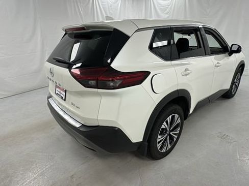 Used 2021 Nissan Rogue SV AWD/4WD image 3